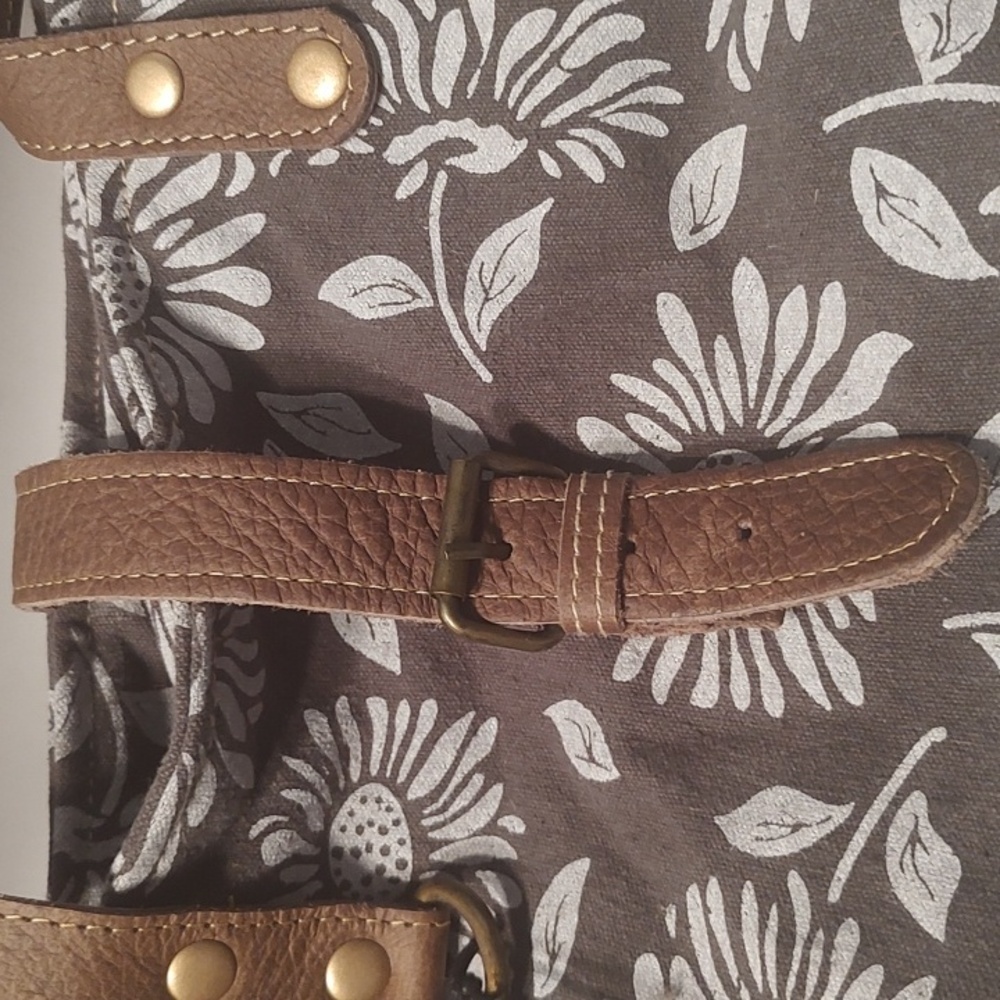 Myra Anemone Weekender Bag Brown, Grey, White NWT Floral - Picture 7 of 13